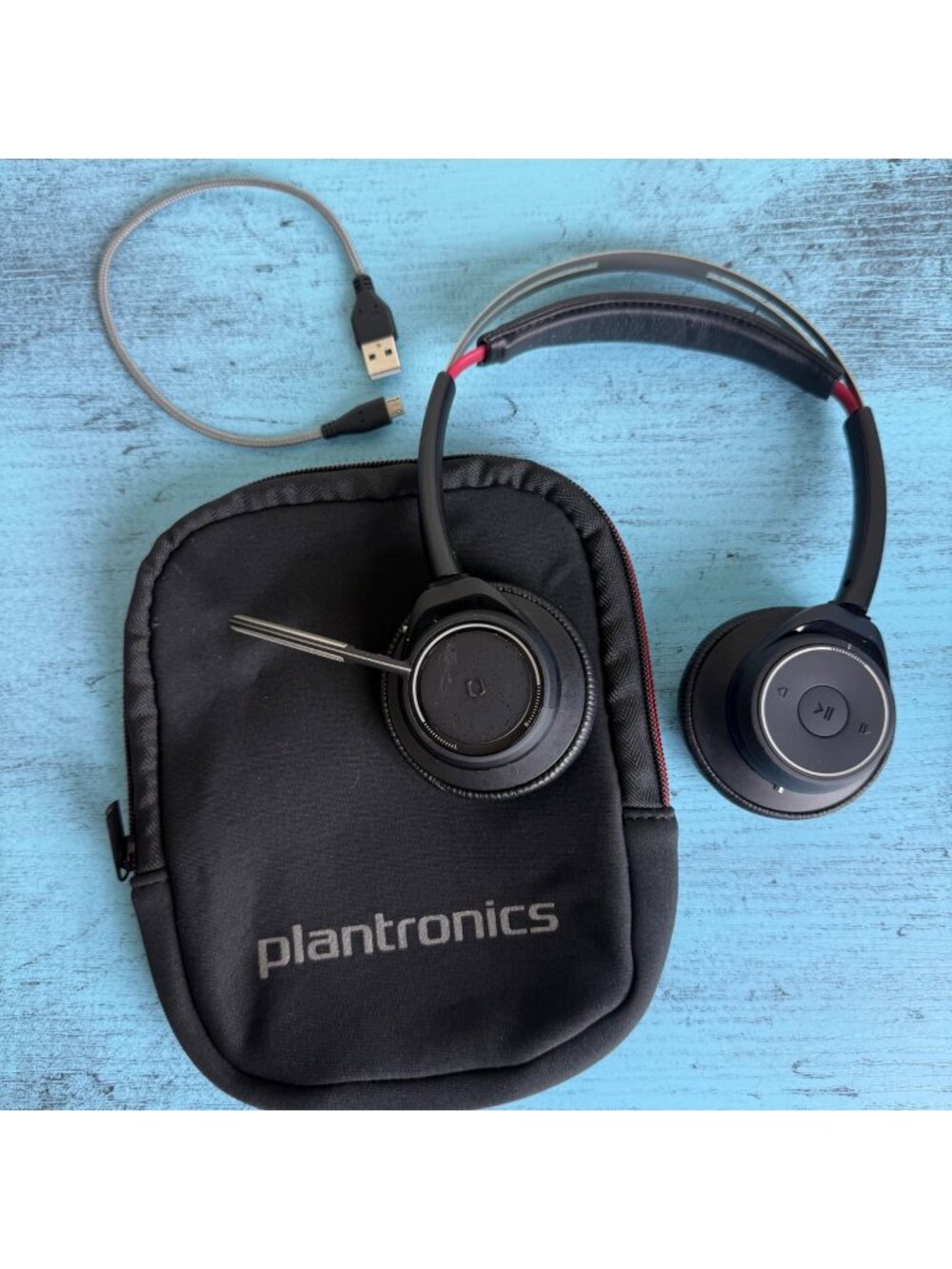 Plantronics Voyager Focus UC Bluetooth Headset Black Includes Case & USB Dongle